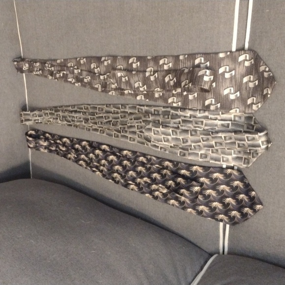 Three Pierre Cardin ties for Men. - Picture 1 of 14